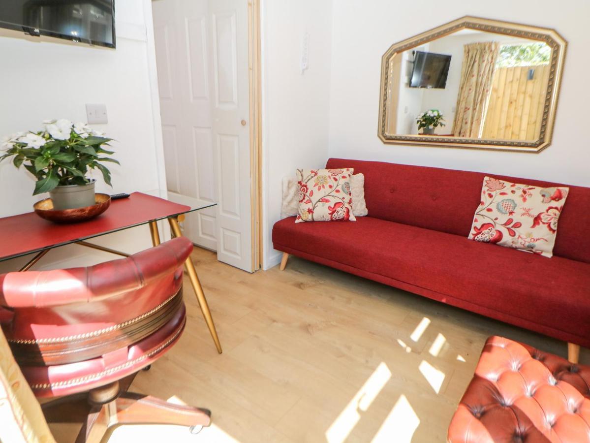 Garden Suite Dronfield Bagian luar foto