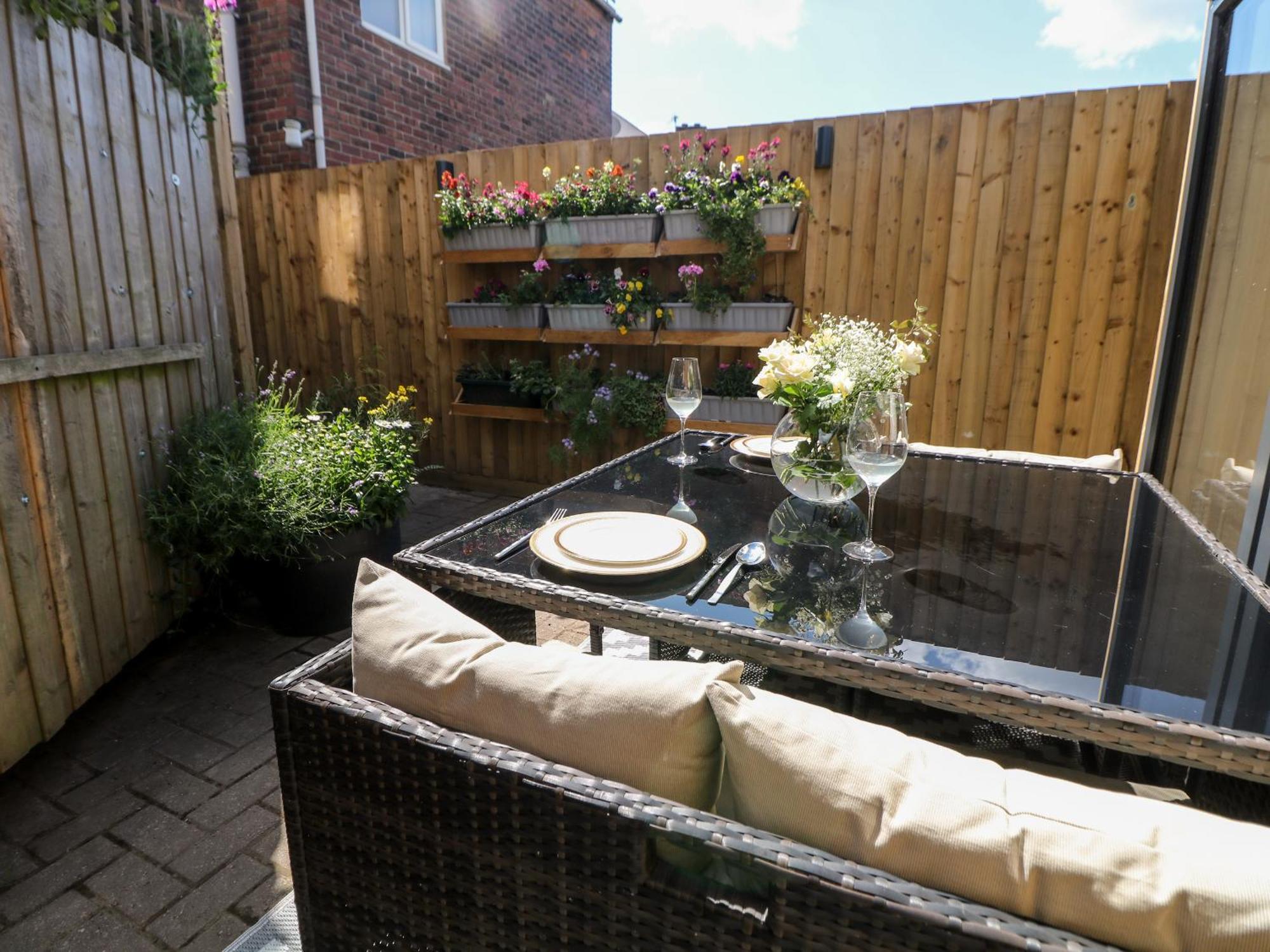 Garden Suite Dronfield Bagian luar foto